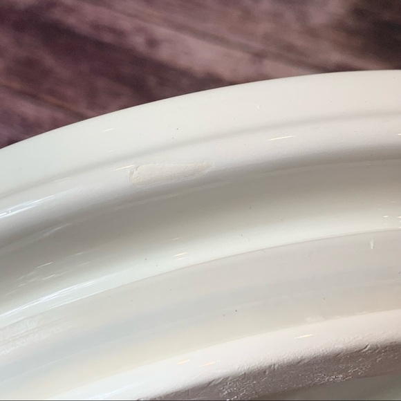 10 Strawberry Street ~ North Pole Bed & Breakfast Ceramic Cookie Tin - Picture 8 of 13